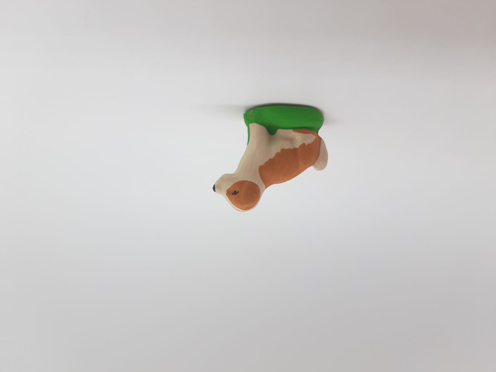 Chien assis - Caramel