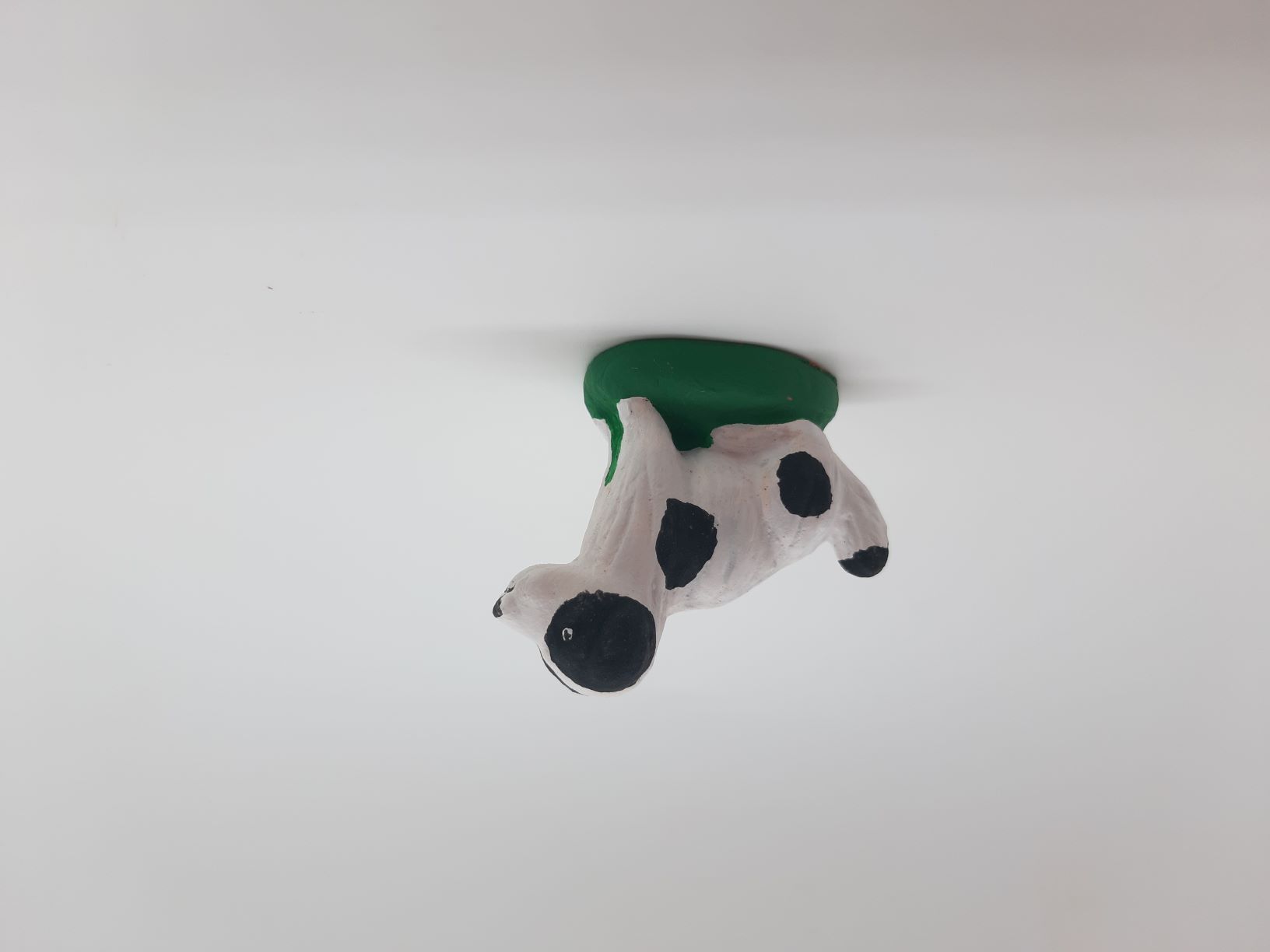 Chien assis - Epagneul noir